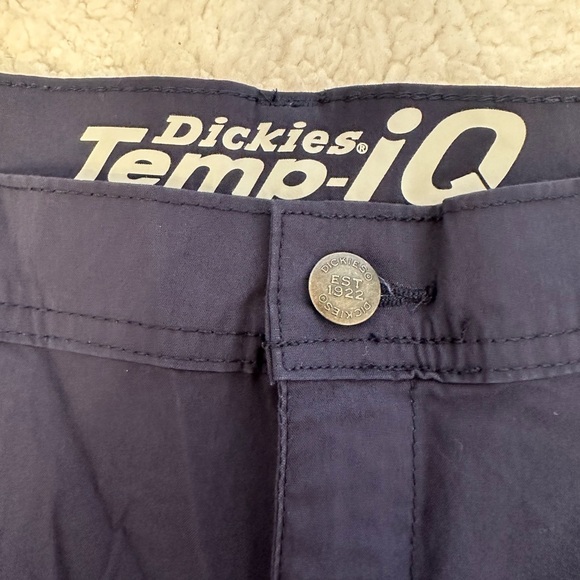 Dickies Temp IQ boys shorts. Size 18. - Picture 2 of 9